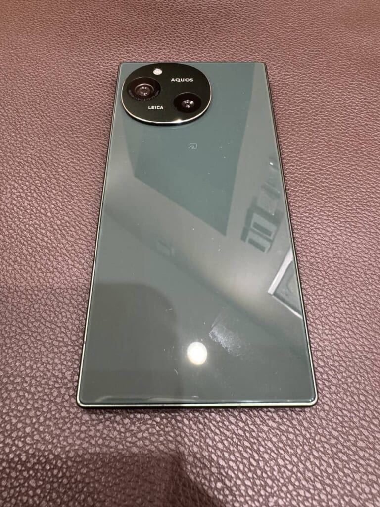 AQUOS R9グリーン実機