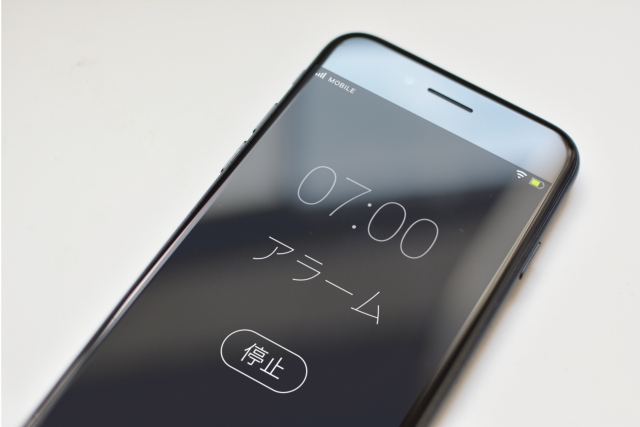 スマホのアラーム画面