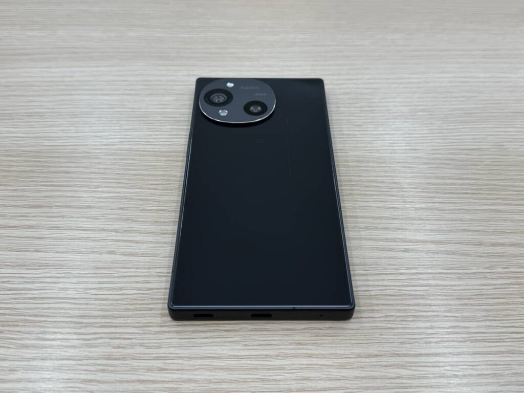 AQUOS R10の実機写真