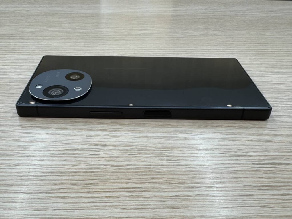 AQUOS R10の実機写真