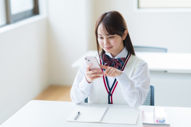 学生、子供、スマホ